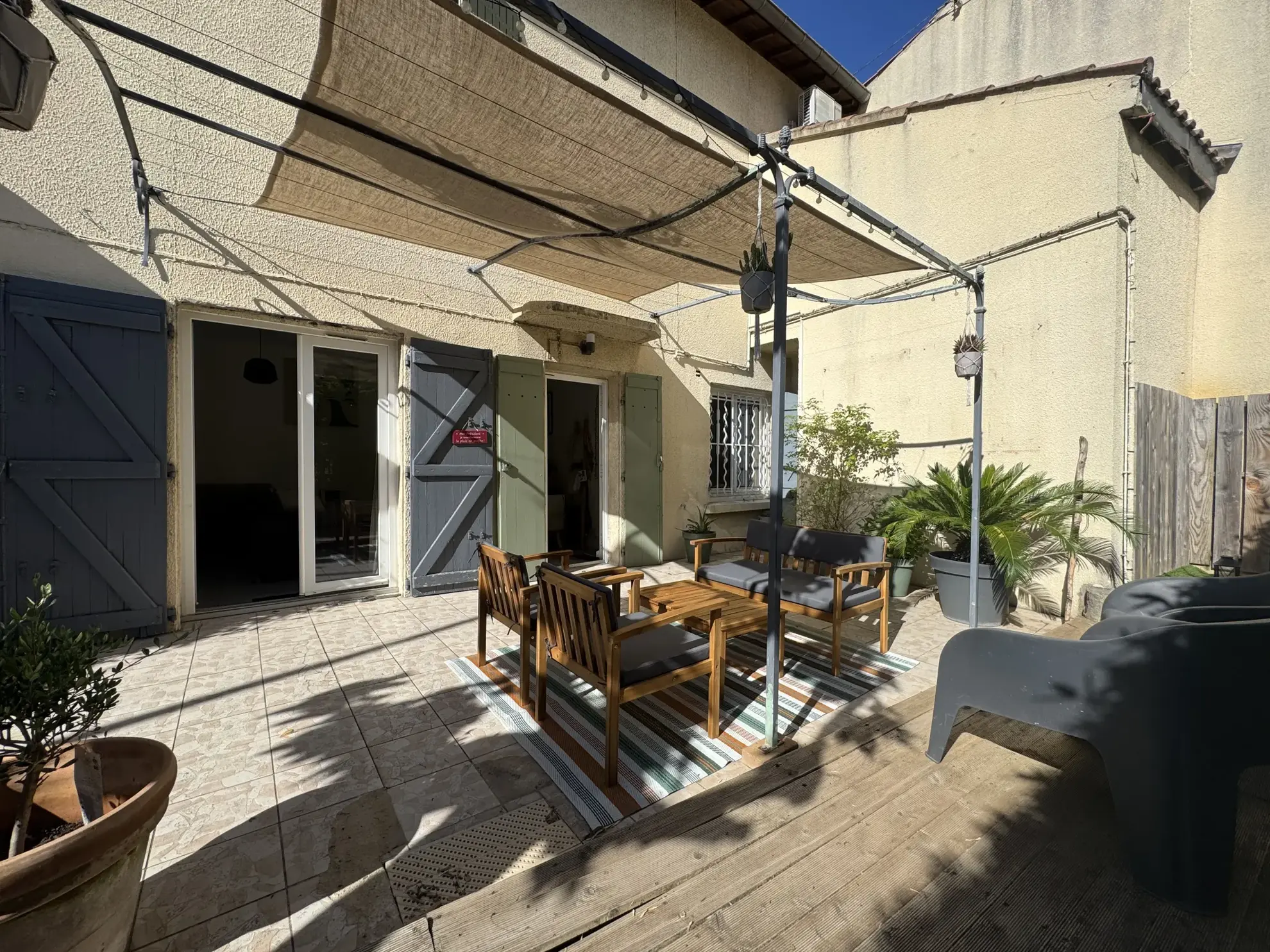 Maison rénovée avec cour à Nîmes Puech du Teil – 80 m², 2 chambres 