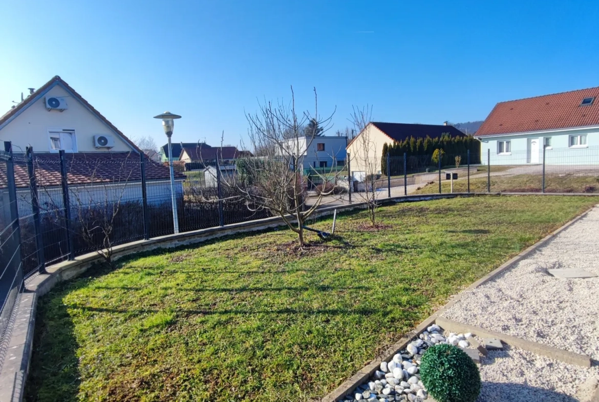 Maison de plain-pied à vendre à Bavans - Spacieuse et bien entretenue 