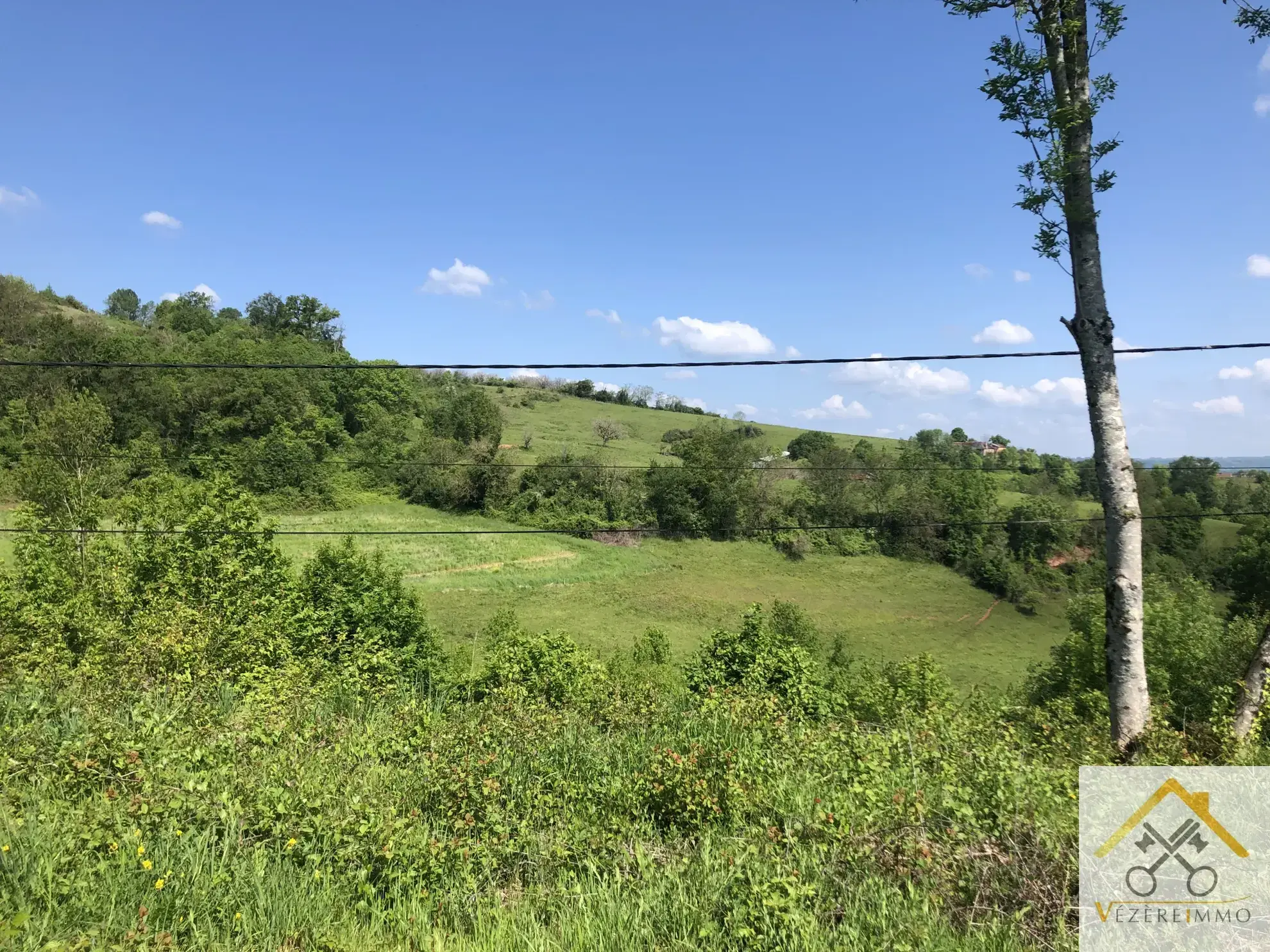 Terrain constructible à vendre à Saint Cyprien avec jolie vue dégagée - 1800 m² 