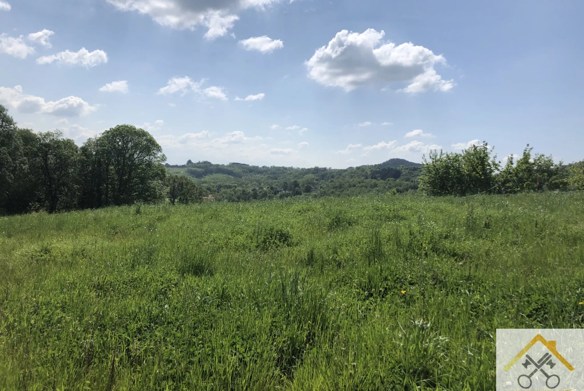 Terrain constructible à vendre à Saint Cyprien avec jolie vue dégagée - 1800 m² 