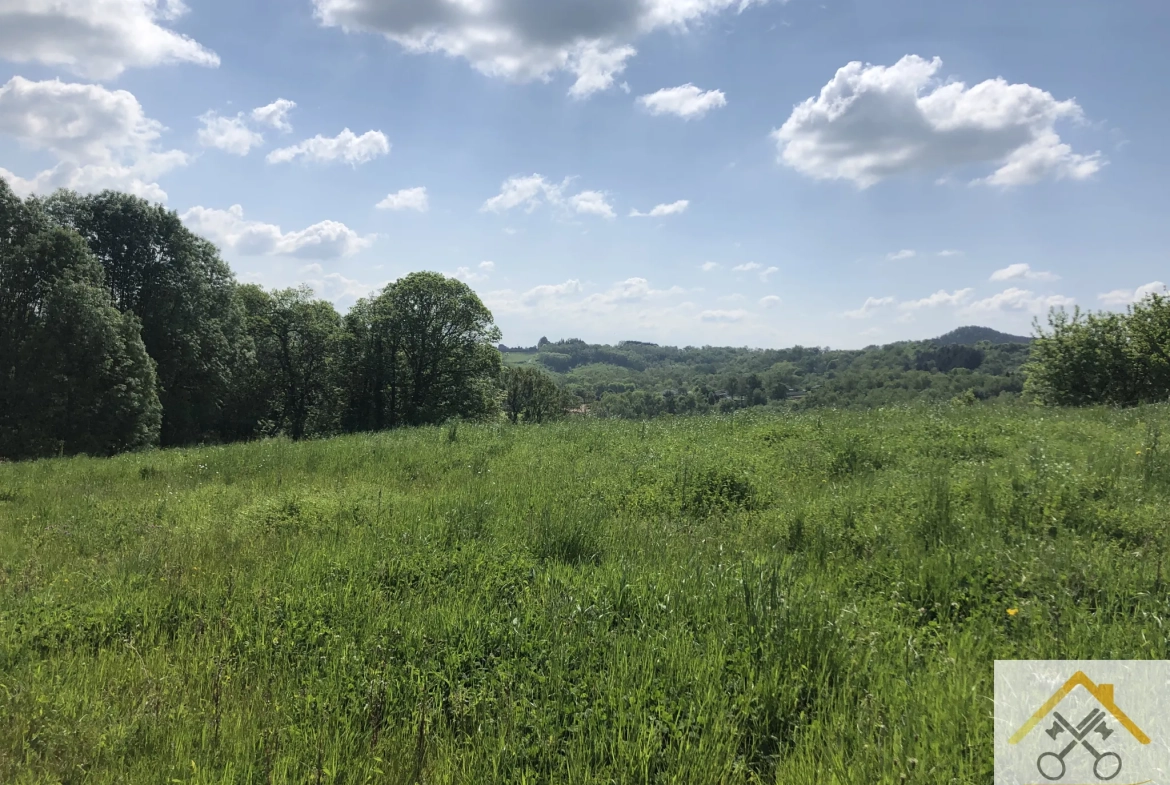 Terrain constructible à vendre à Saint Cyprien avec jolie vue dégagée - 1800 m² 