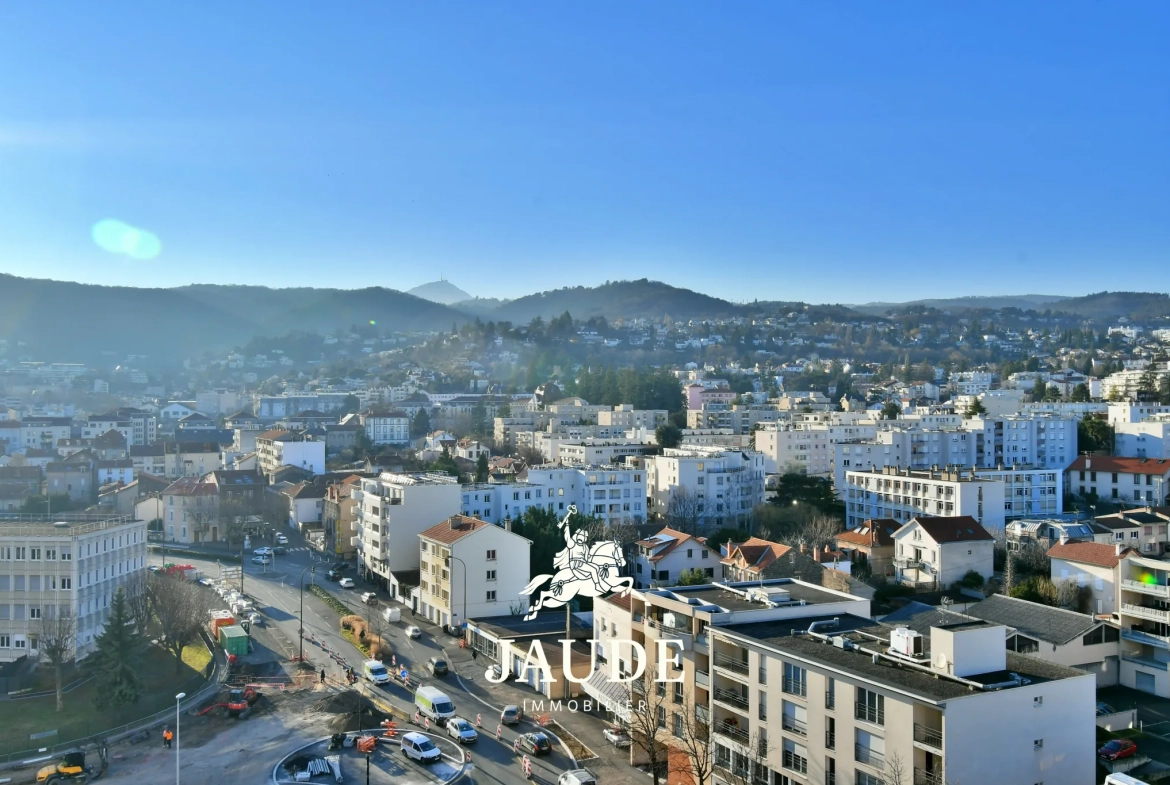 F3 rénové de 70m² avec parking sécurisé à Clermont-Ferrand 