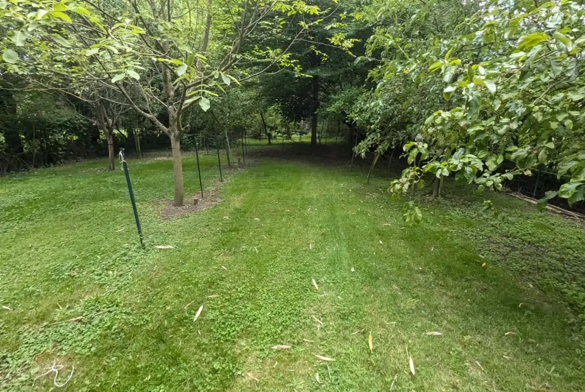 Maison de plain-pied à Magne avec jardin arboré et garage - 3 chambres 