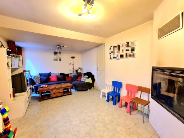 Belle maison en briques à Vimoutiers avec potentiel d'agrandissement, proche commerces et écoles 