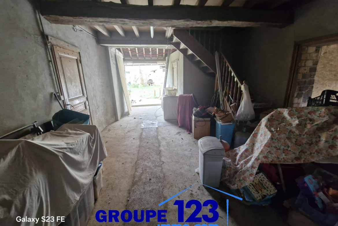 Maison de village avec jardin à vendre à Ligny-le-Châtel, projet d'extension, environnement paisible 