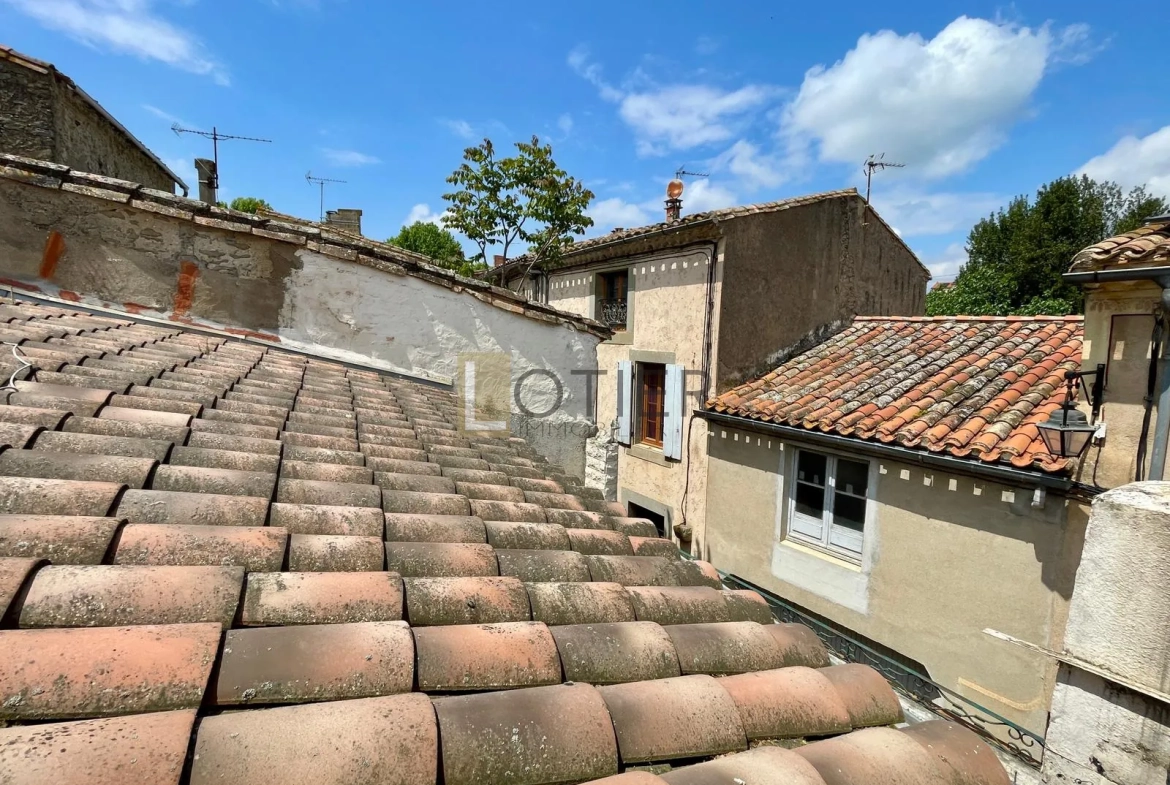 Spacieuse maison de village à Montlegun, Carcassonne avec terrasse et grand potentiel à vendre 