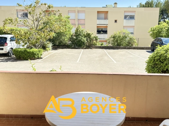 Studio de 21,08 m² à Bandol avec terrasse et double parking 