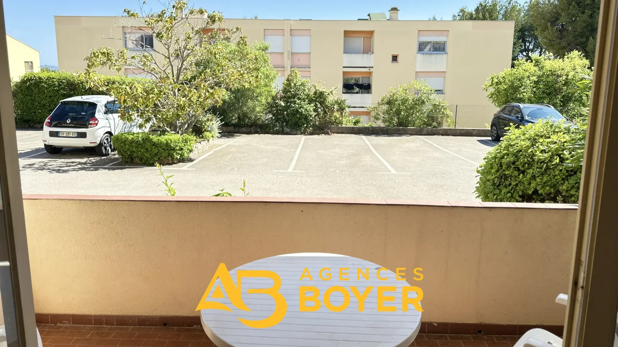 Studio de 21,08 m² à Bandol avec terrasse et double parking 