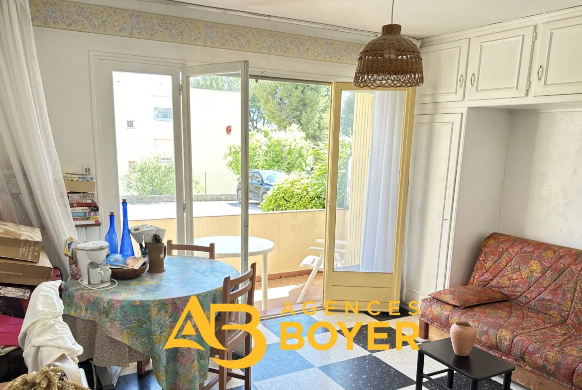 Studio de 21,08 m² à Bandol avec terrasse et double parking 