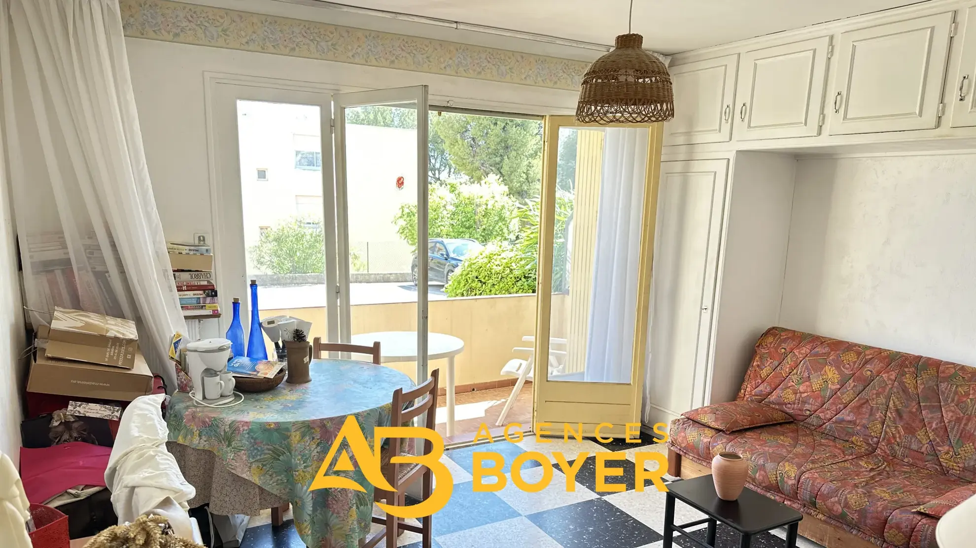 Studio de 21,08 m² à Bandol avec terrasse et double parking 