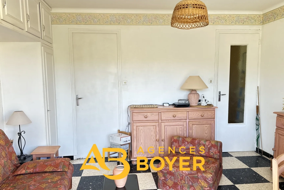Studio de 21,08 m² à Bandol avec terrasse et double parking 