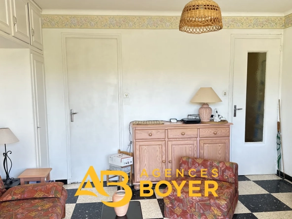 Studio de 21,08 m² à Bandol avec terrasse et double parking 
