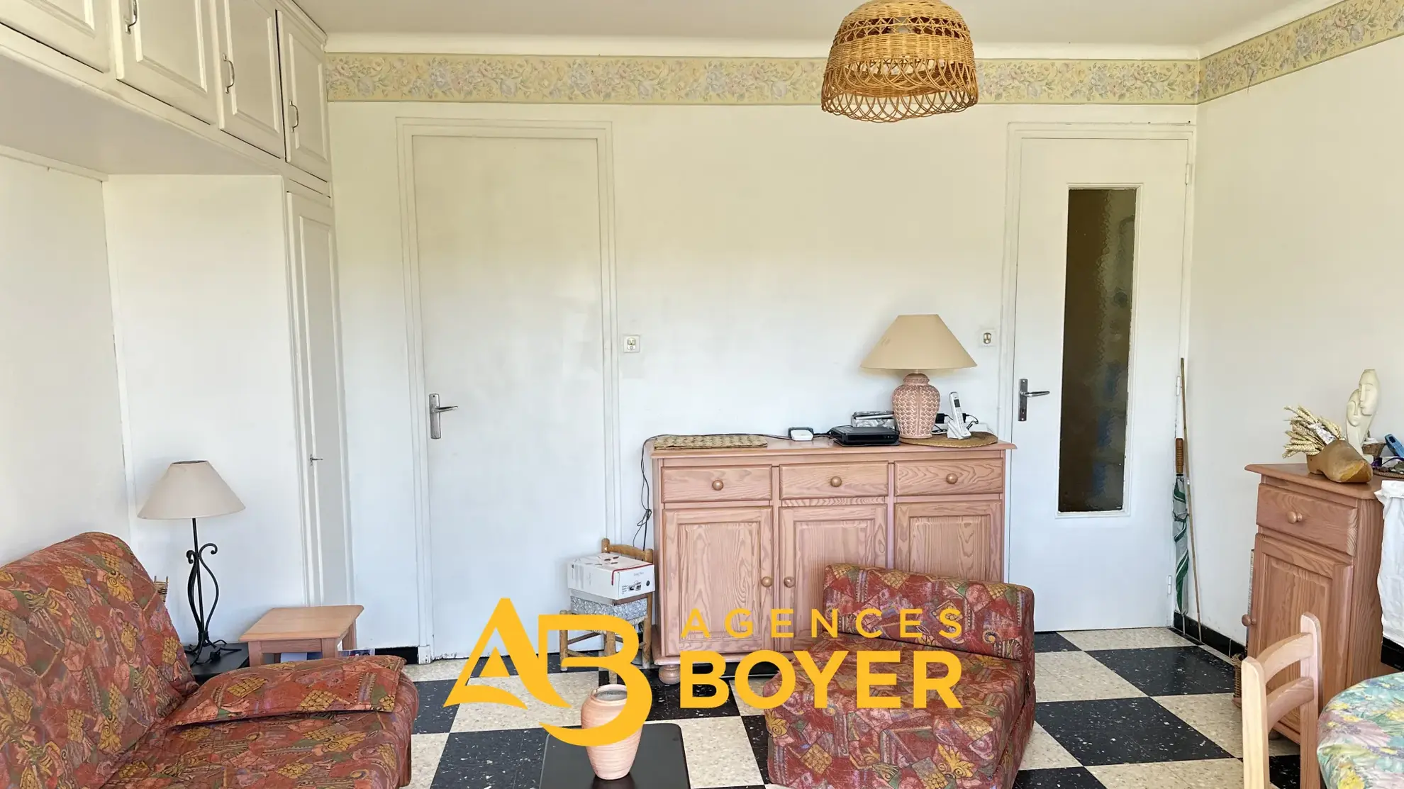 Studio de 21,08 m² à Bandol avec terrasse et double parking 