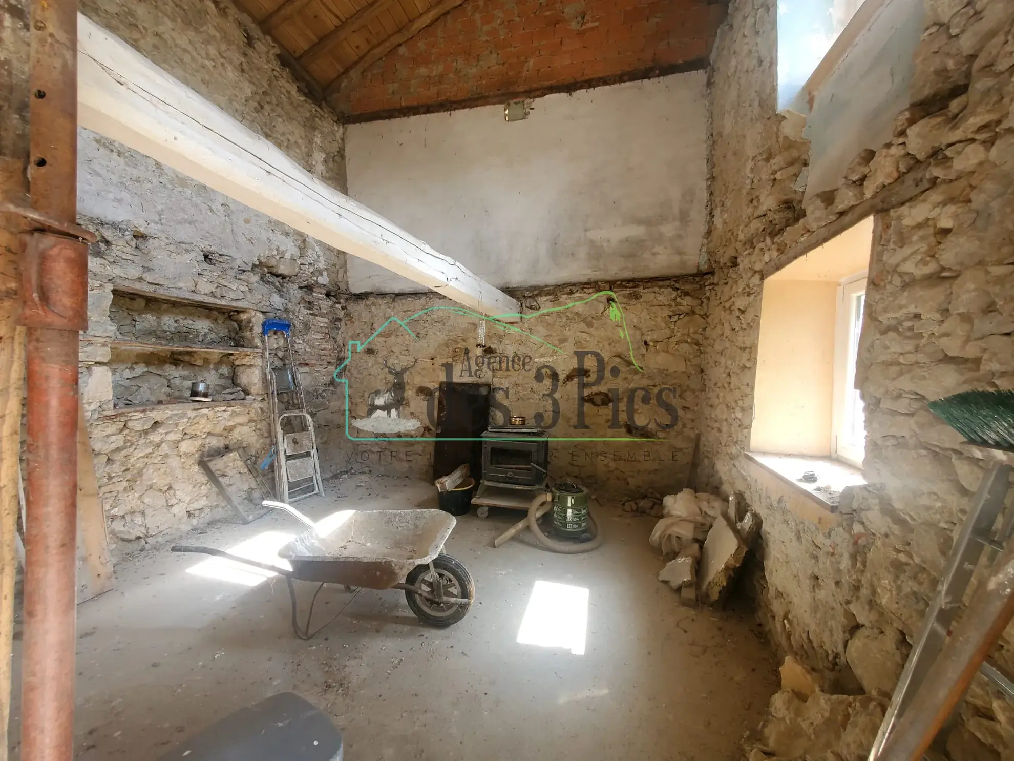 Maison à rénover avec 2 hectares de terrain à Fabas – Vue dégagée et potentiel unique 