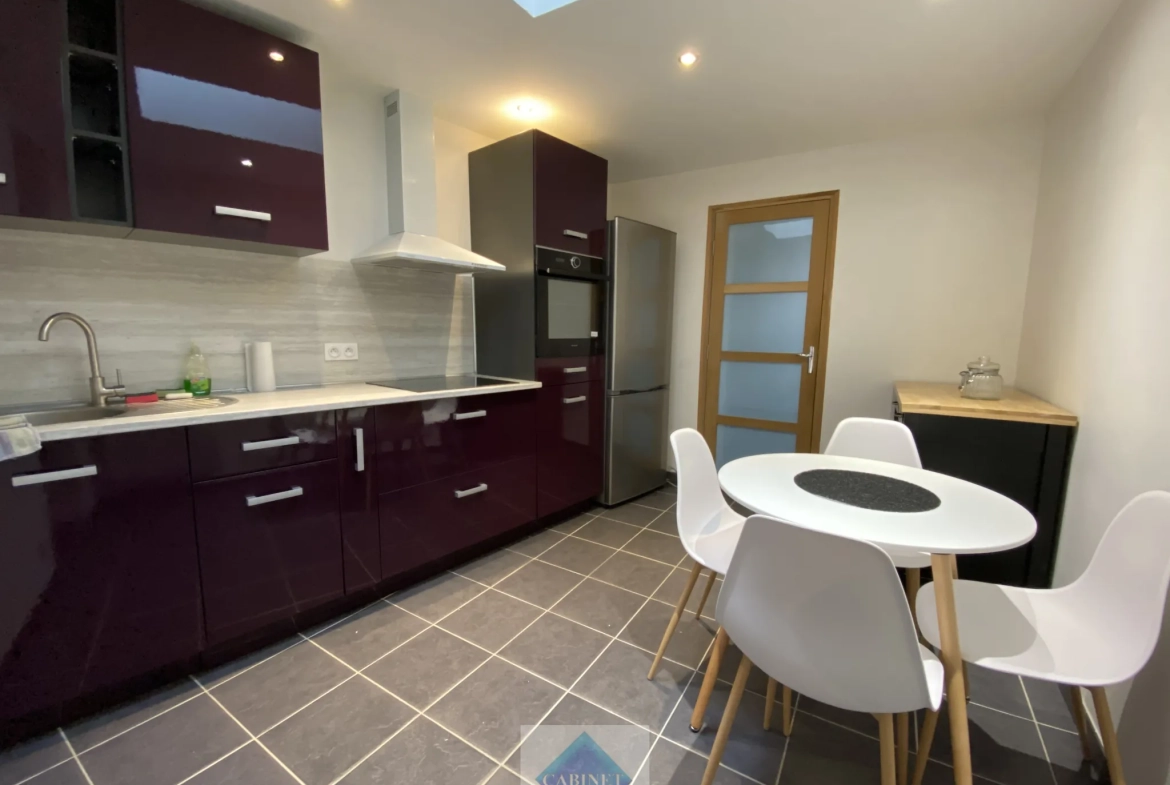 Maison de ville à vendre à Abbeville en parfait état avec 2 chambres 