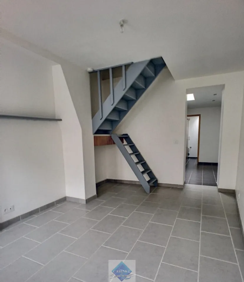Maison de ville à vendre à Abbeville en parfait état avec 2 chambres 