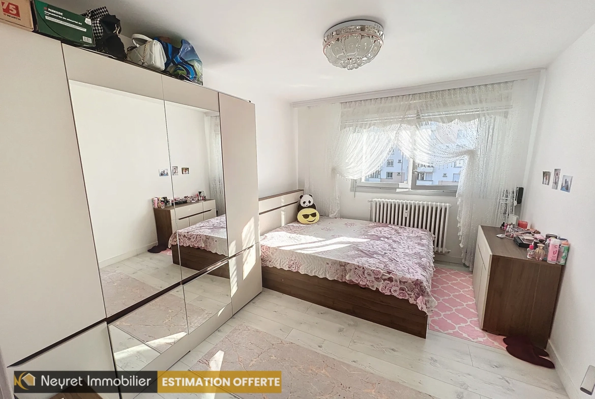 Appartement F4 rénové de 67 m² avec ascenseur à Saint-Chamond 