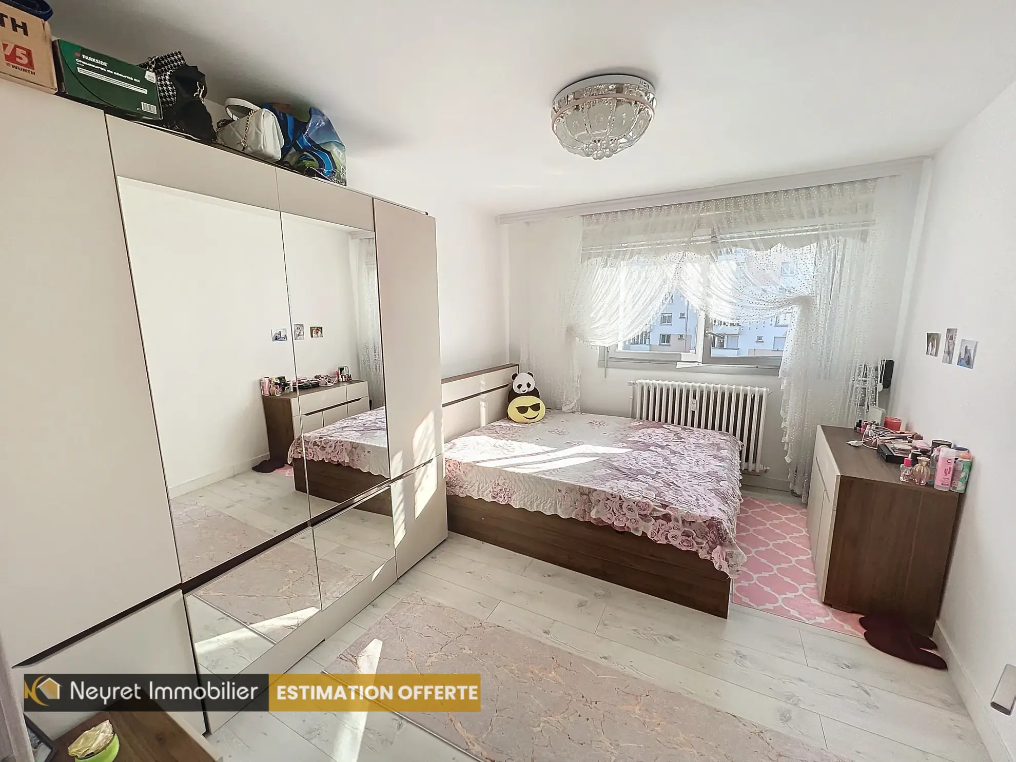 Appartement F4 rénové de 67 m² avec ascenseur à Saint-Chamond 