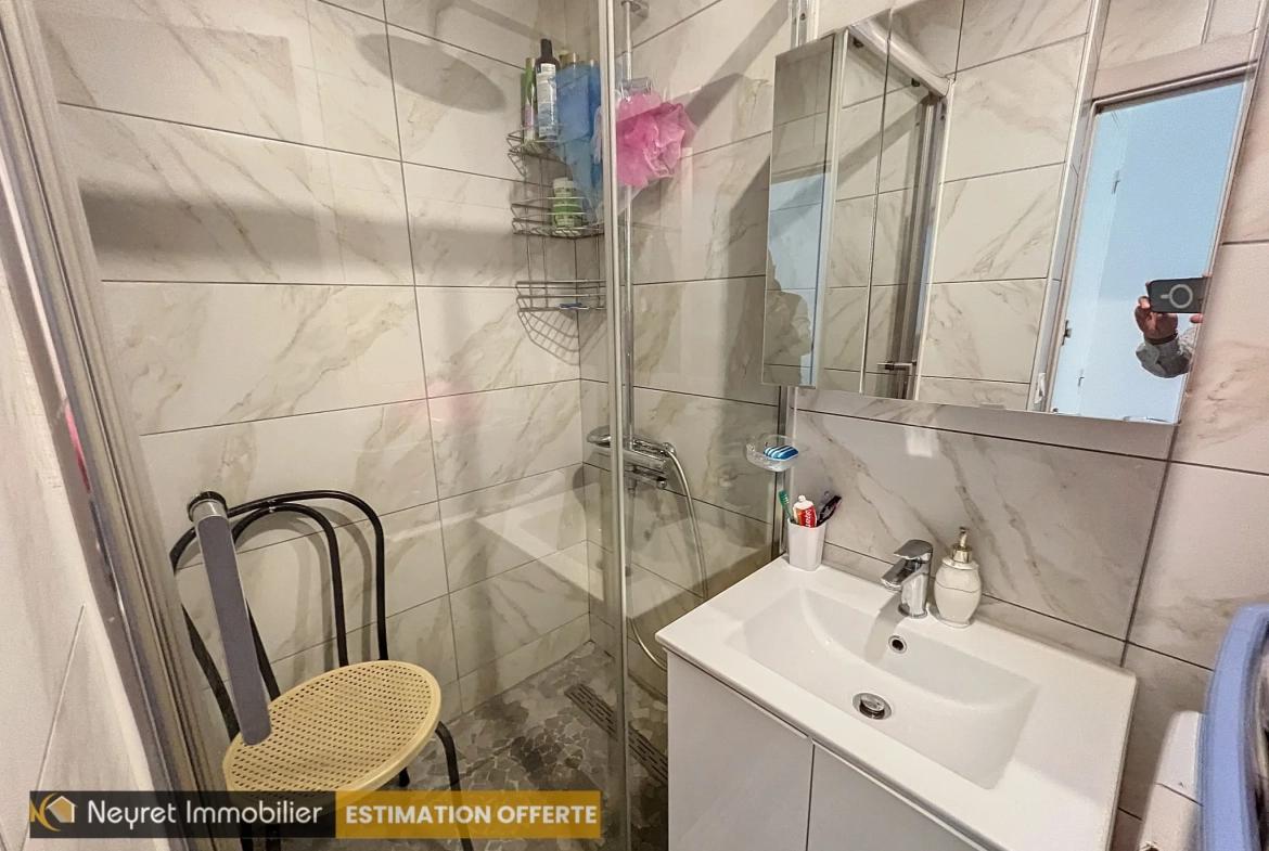 Appartement F4 rénové de 67 m² avec ascenseur à Saint-Chamond 
