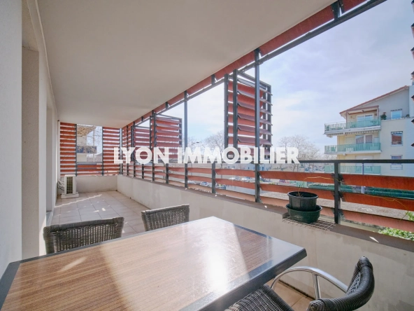 Appartement 4 pièces avec terrasse à Mions centre - Vue dégagée 