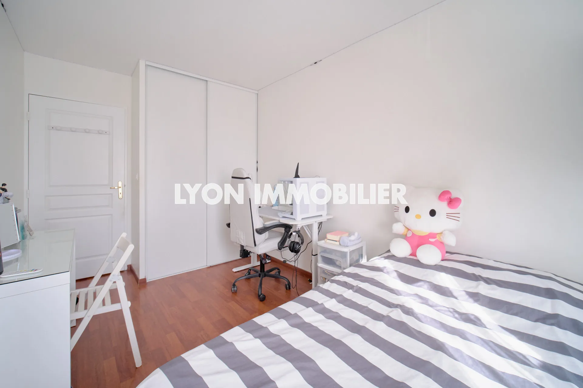 Appartement 4 pièces avec terrasse à Mions centre - Vue dégagée 