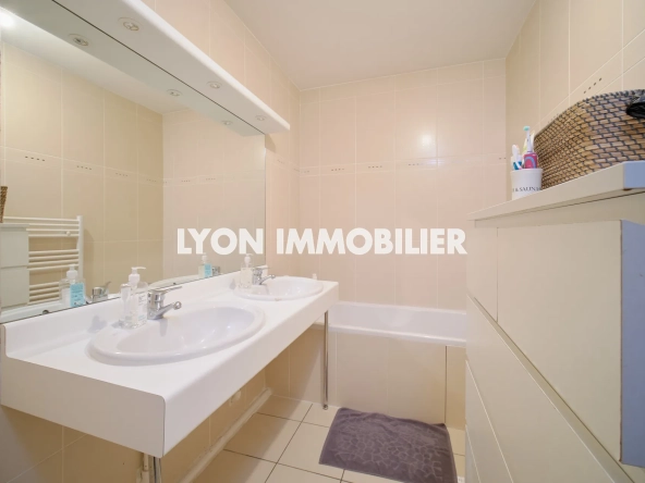 Appartement 4 pièces avec terrasse à Mions centre - Vue dégagée 