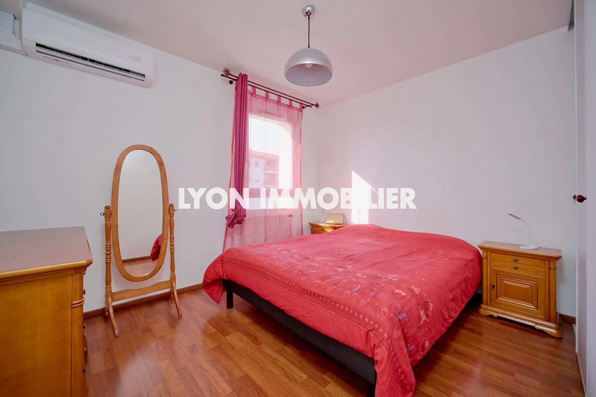 Appartement 4 pièces avec terrasse à Mions centre - Vue dégagée 