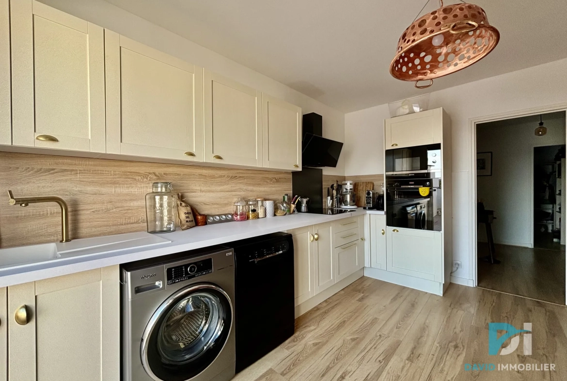 Appartement rénové de 86m² avec deux terrasses à Agde 