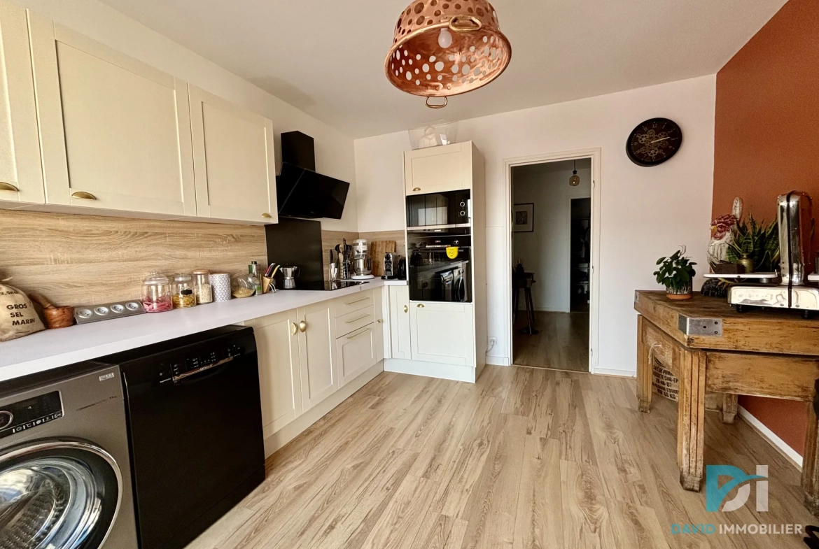 Appartement rénové de 86m² avec deux terrasses à Agde 