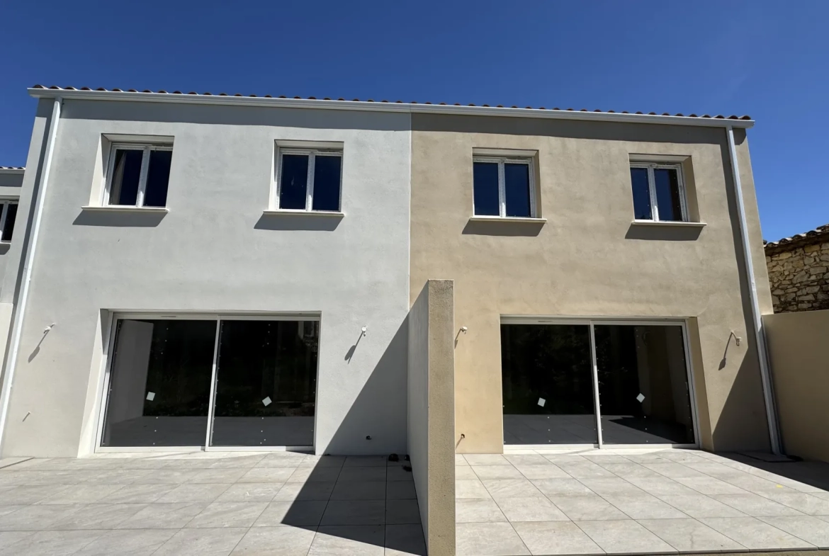 Maison neuve RT2012 de 83 m² avec garage et terrasse à Bezouce 