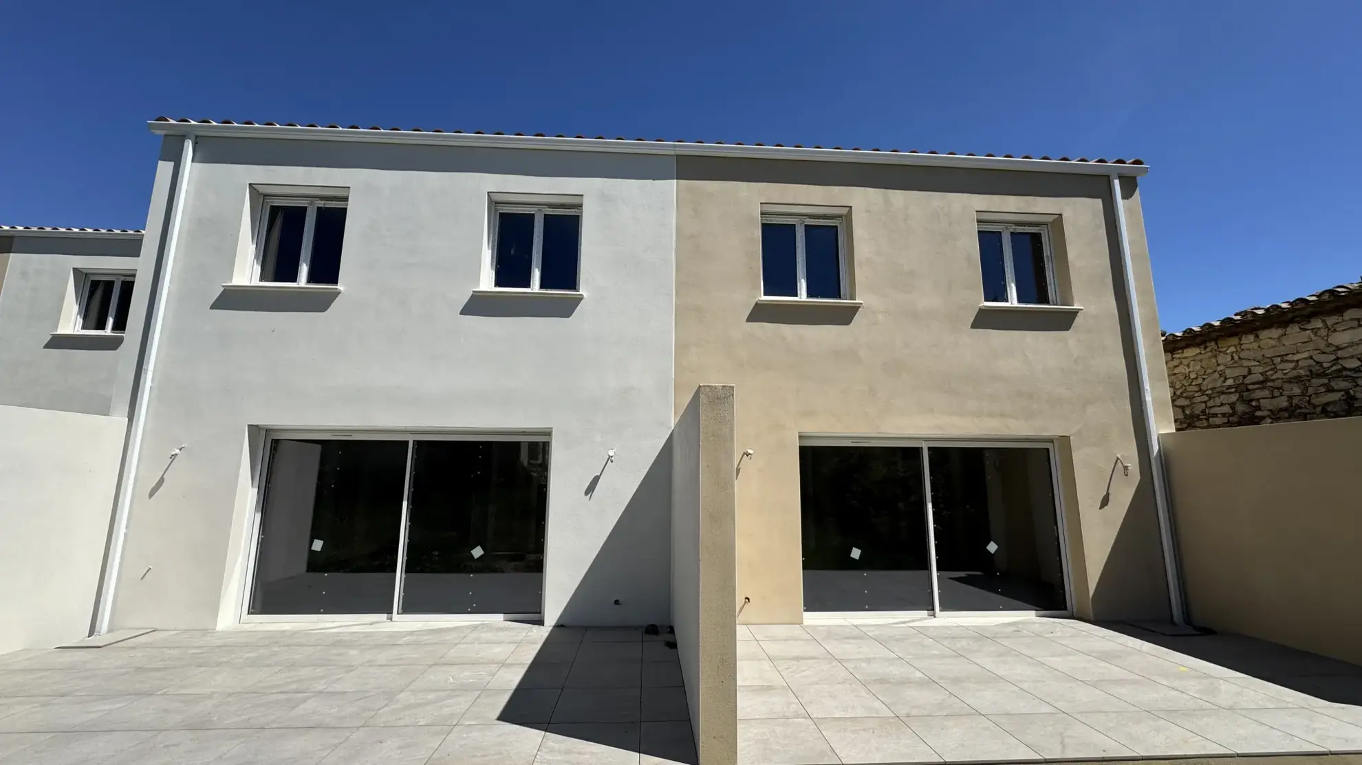 Maison neuve RT2012 de 83 m² avec garage et terrasse à Bezouce 