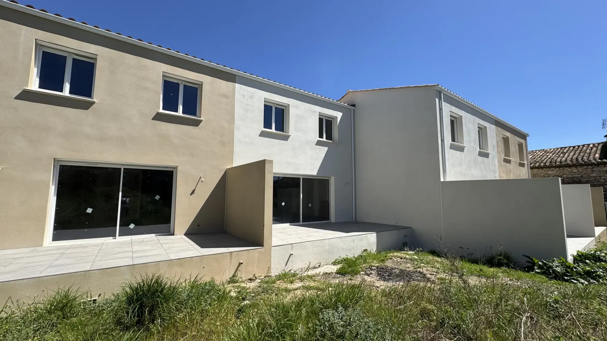 Maison neuve RT2012 de 83 m² avec garage et terrasse à Bezouce 