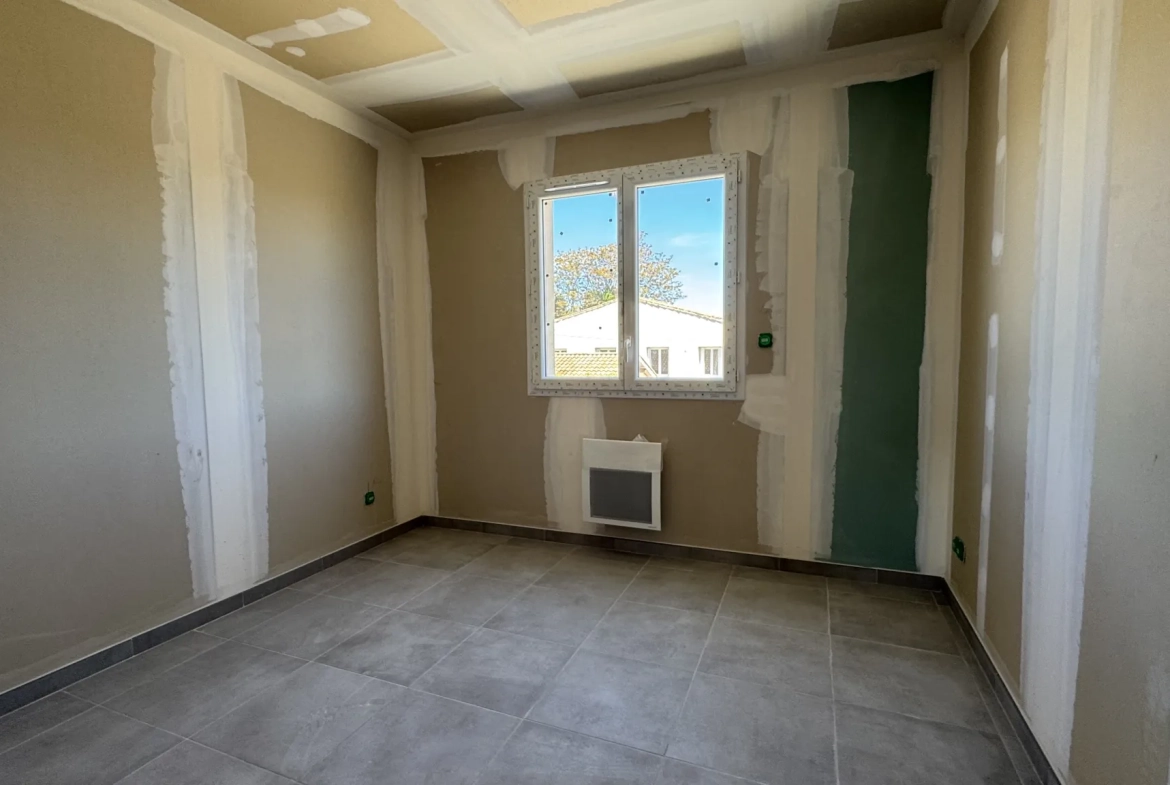 Maison neuve RT2012 de 83 m² avec garage et terrasse à Bezouce 