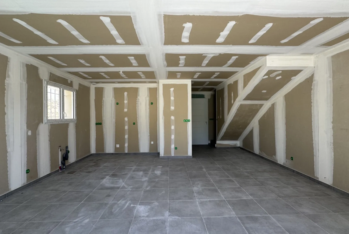 Maison neuve RT2012 de 83 m² avec garage et terrasse à Bezouce 