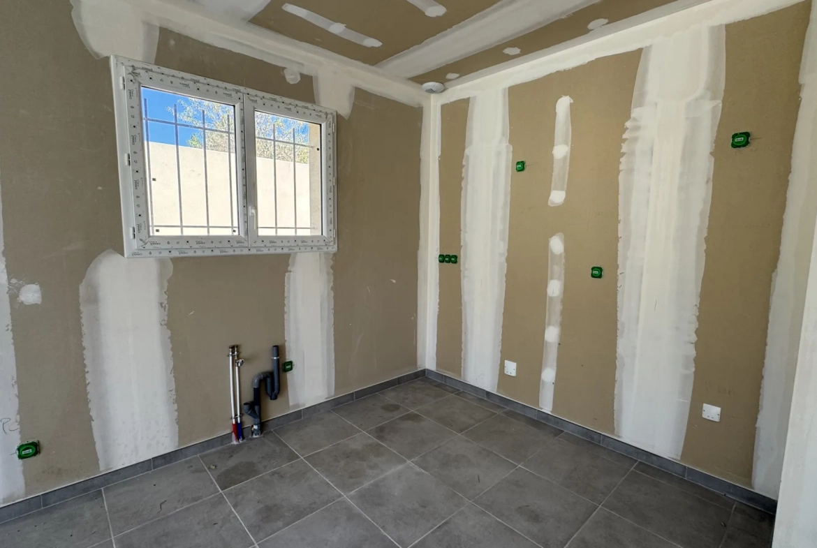 Maison neuve RT2012 de 83 m² avec garage et terrasse à Bezouce 
