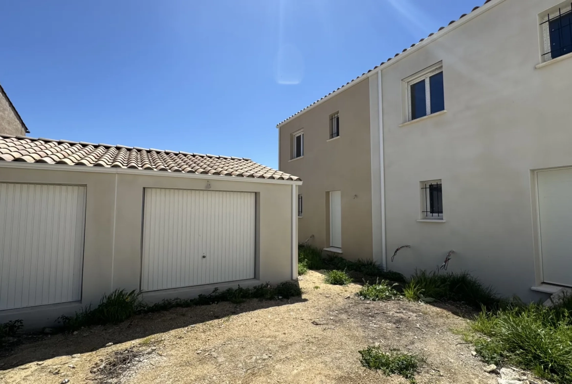 Maison neuve RT2012 de 83 m² avec garage et terrasse à Bezouce 