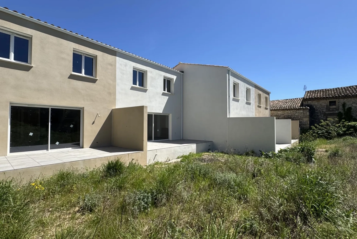 Maison neuve RT2012 de 83 m² avec garage et terrasse à Bezouce 
