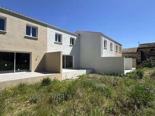 Maison neuve RT2012 de 83 m² avec garage et terrasse à Bezouce