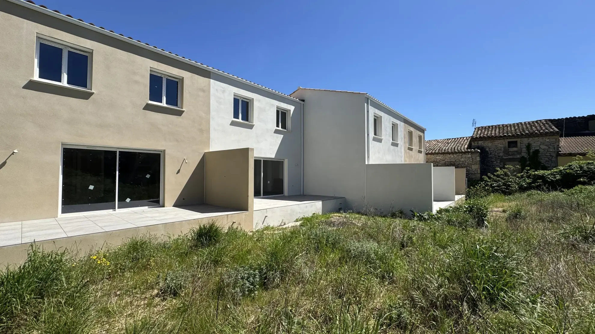 Maison neuve RT2012 de 83 m² avec garage et terrasse à Bezouce 