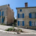 Grande maison en pierre à rénover à Bessines avec terrain et accès rivière proche de Niort