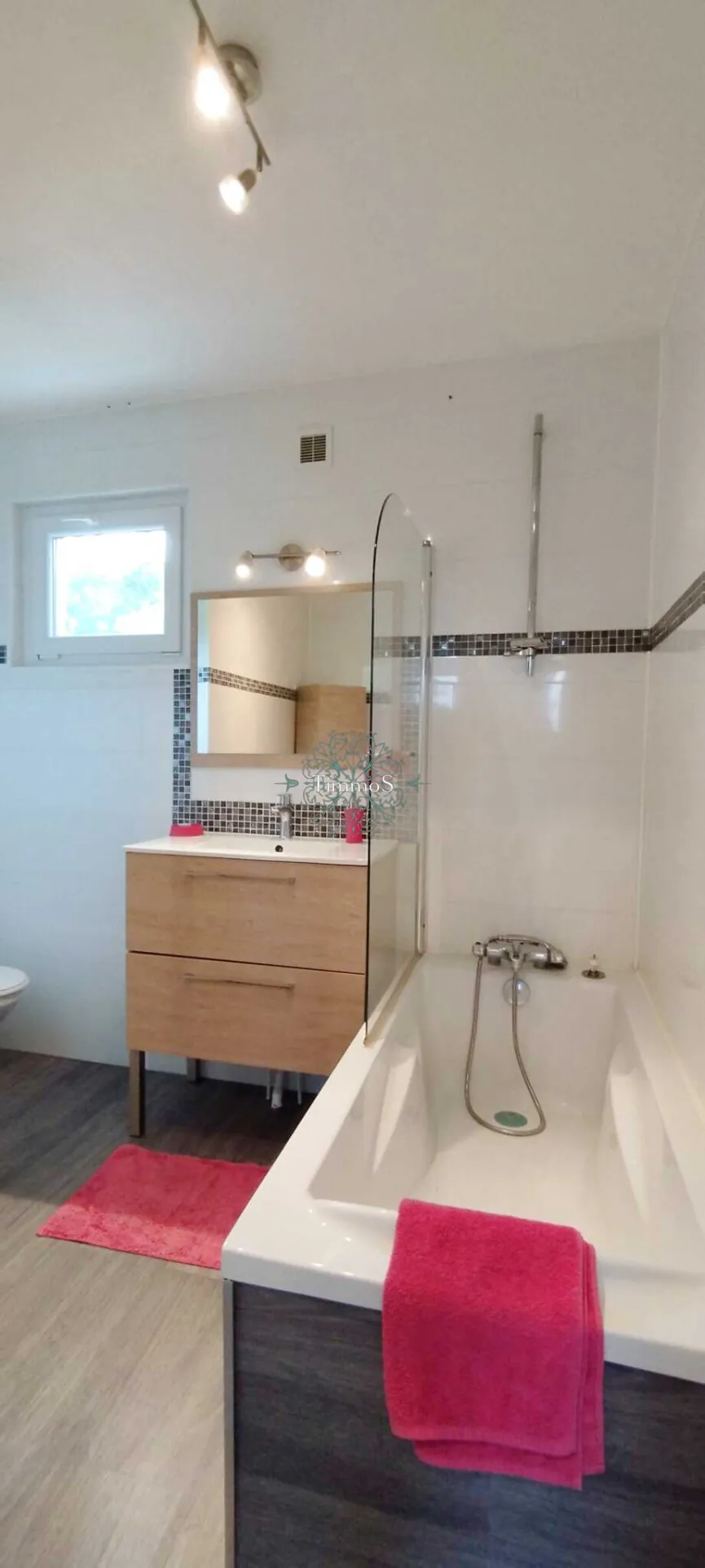 Achat maison indépendante de 129 m² à Mouy avec jardin et garage 