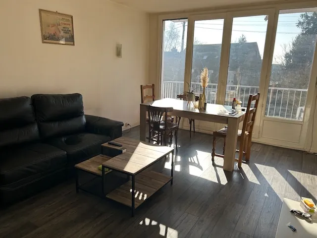 Appartement lumineux avec balcon, cave et garage à Rantigny 
