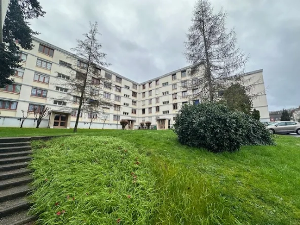 Appartement lumineux avec balcon, cave et garage à Rantigny