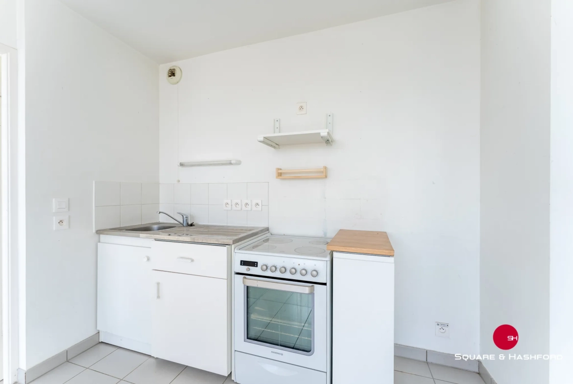 Appartement 2 pièces lumineux avec balcon et parking à Bordeaux 