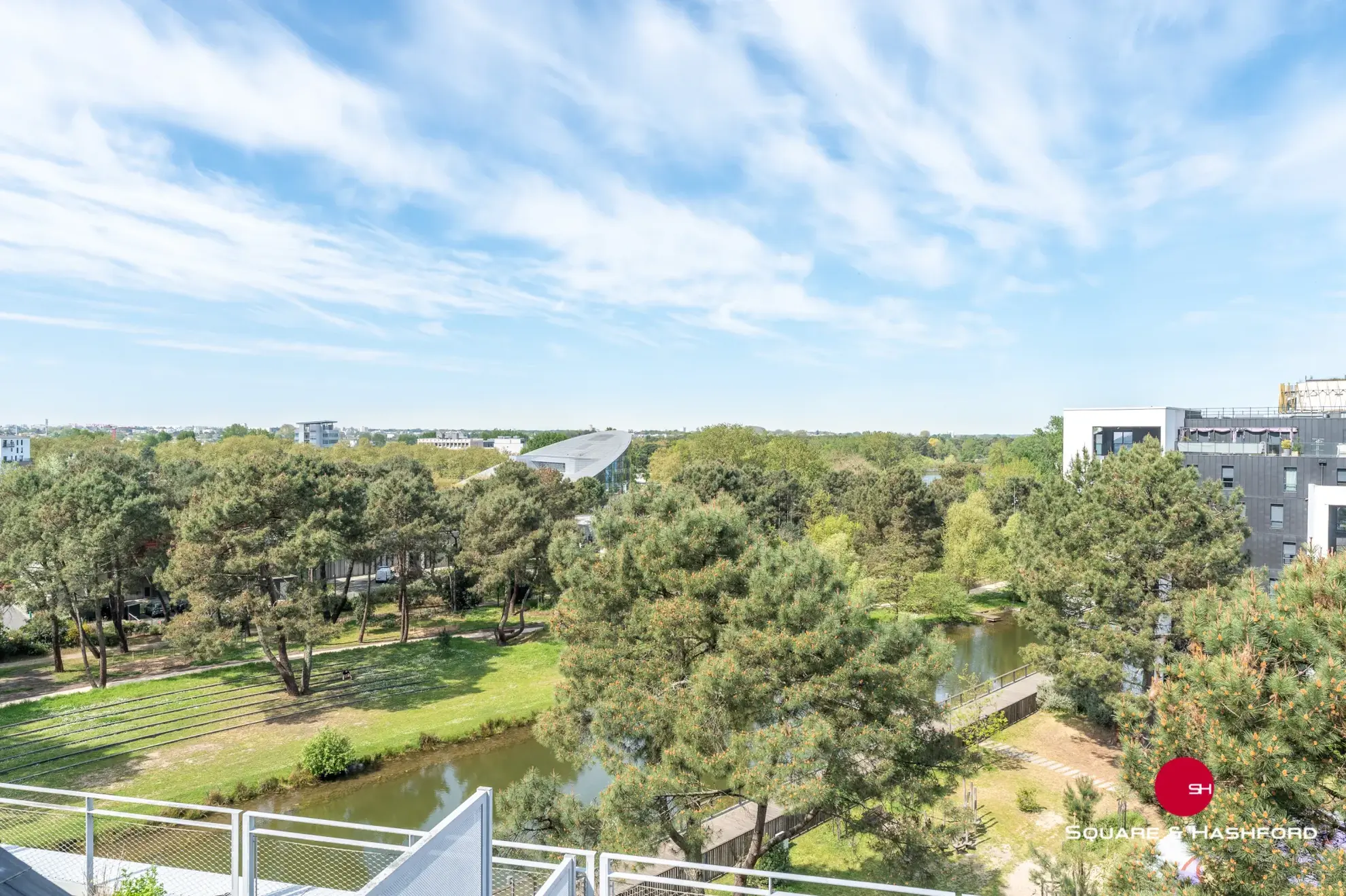 Appartement 2 pièces lumineux avec balcon et parking à Bordeaux 