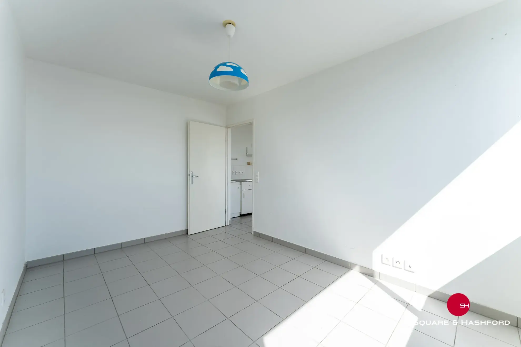 Appartement 2 pièces lumineux avec balcon et parking à Bordeaux 