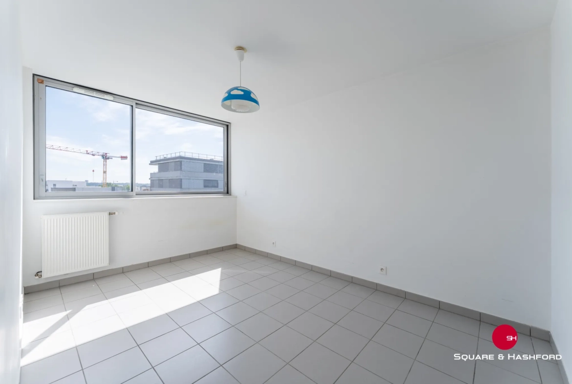 Appartement 2 pièces lumineux avec balcon et parking à Bordeaux 