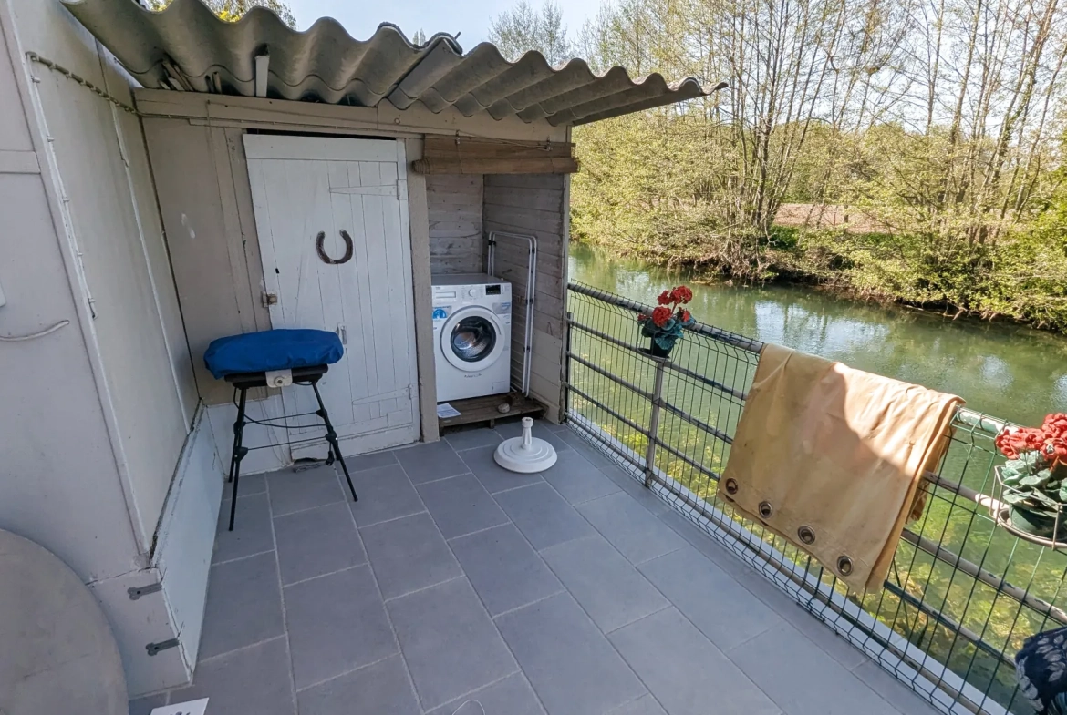 Maison de pêcheur meublée avec vue sur la Sèvre à Magne - Investissement ou résidence secondaire idéale 