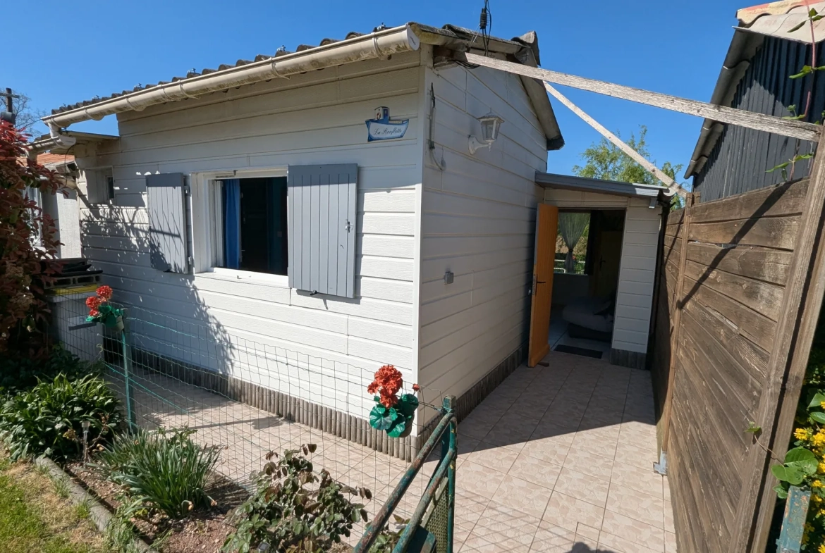 Maison de pêcheur meublée avec vue sur la Sèvre à Magne - Investissement ou résidence secondaire idéale 