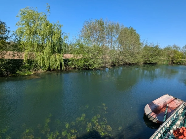 Maison de pêcheur meublée avec vue sur la Sèvre à Magne – Idéal nature 